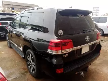 Toyota Landcruiser  V8