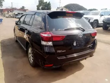 Toyota Fielder hybrid 