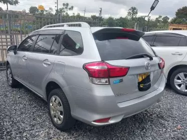 Toyota Fielder 