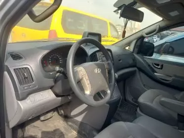 Hyundai H-1 Starex