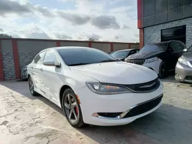 Chrysler 200