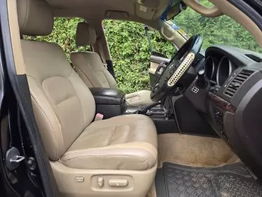 Toyota Landcruiser  V8