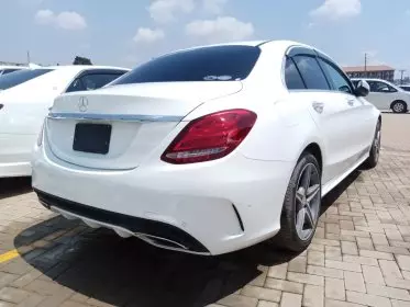 Mercedes-Benz C 200