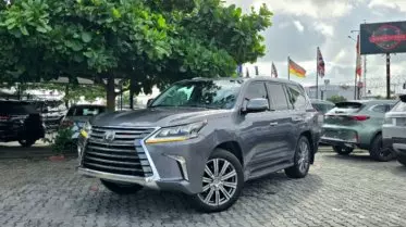 Lexus 570