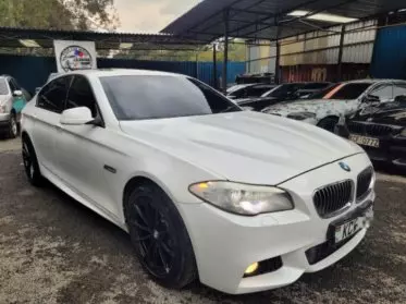 BMW 528i