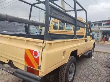 Toyota Land Cruiser 79 Single Cabin