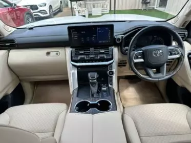 Toyota LAND CRUISER 300 LC300