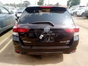 Toyota Fielder hybrid 