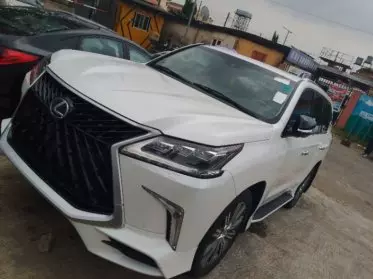 Lexus LX 570