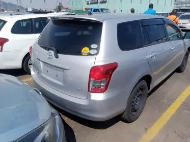 Toyota Fielder 