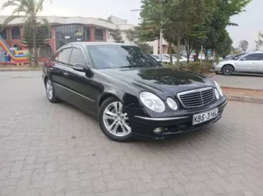Mercedes-Benz E200