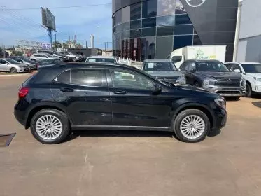 Mercedes-Benz GLA 220