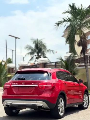 Mercedes-Benz GLA 250
