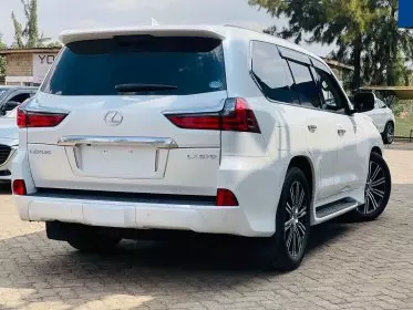 Lexus LX 570