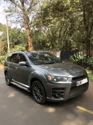 Mitsubishi OUTLANDER
