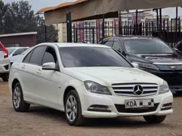 Mercedes-Benz C200