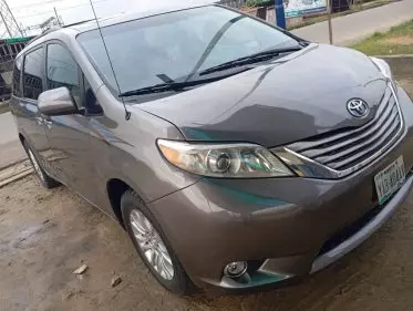 Toyota Sienna