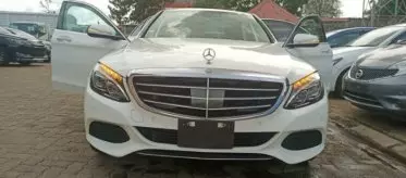 Mercedes-Benz C200