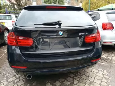 BMW 320i