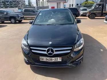 Mercedes-Benz B 200