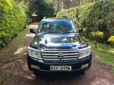 Toyota Land Cruiser V8