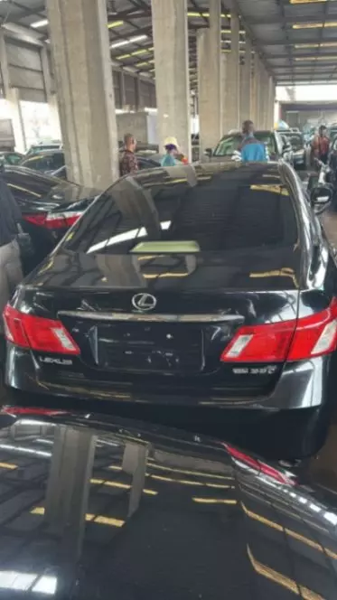 Lexus ES
