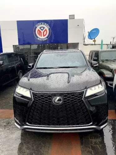 Lexus LX 600