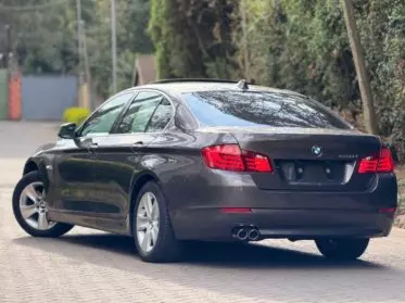 BMW 528i