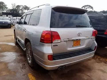 Toyota Landcruiser  V8