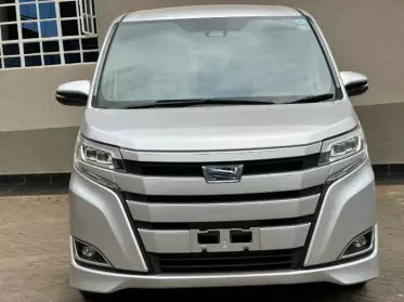Toyota Noah Hybrid