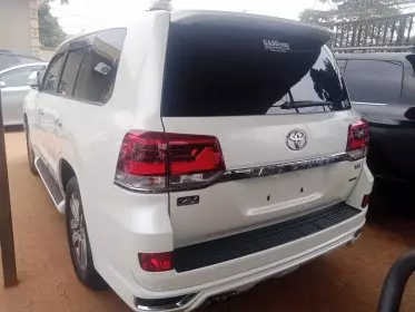 Toyota Landcruiser  V8