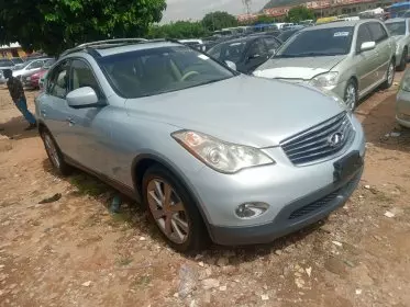Infiniti EX35