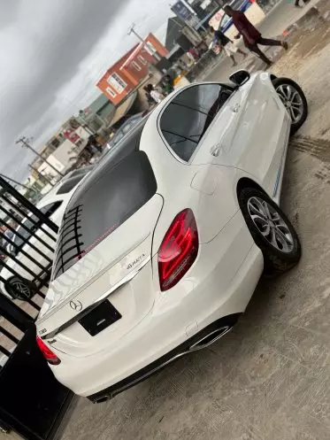 Mercedes-Benz C 300