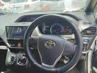 Toyota Voxy Hybrid