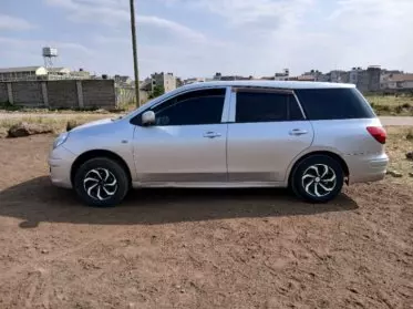 Nissan Advan