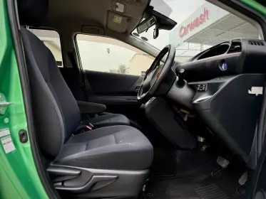 Toyota Sienta Hybrid