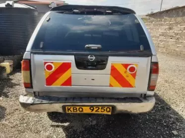 Nissan NP 300