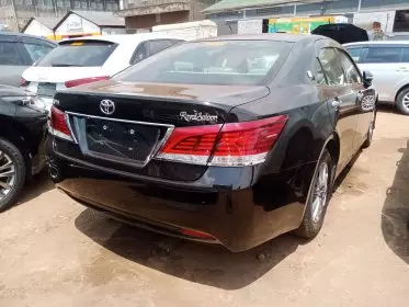 Toyota Crown Majesta
