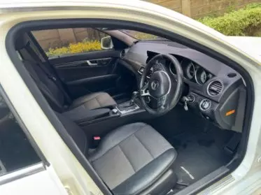 Mercedes-Benz C200