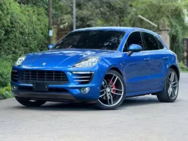 PORSCHE Macan