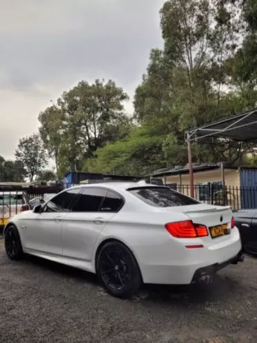BMW 528i