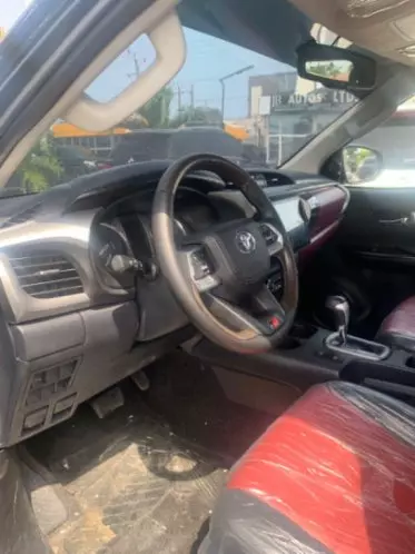 Toyota Hilux