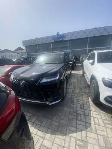 Lexus LX 600