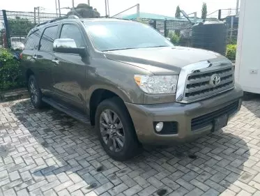Toyota Sequoia