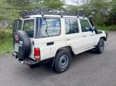 Toyota Landcruiser 76