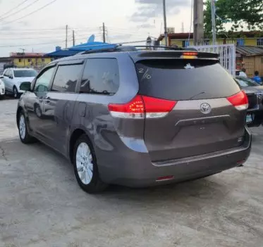 Toyota Sienna