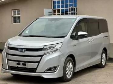 Toyota Noah Hybrid
