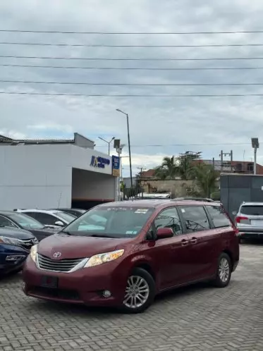Toyota Sienna