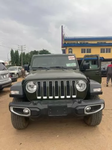 JEEP Wrangler Sahara