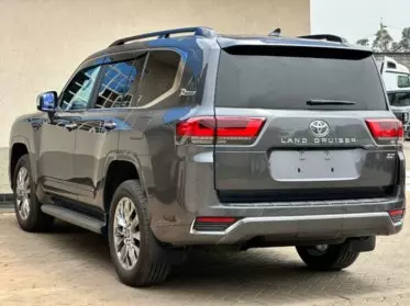 Toyota Landcruiser 300